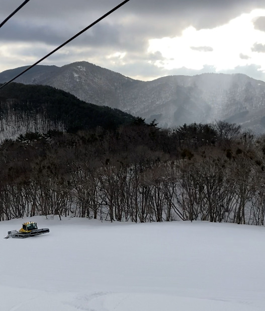 恐羅漢スキー場圧雪車